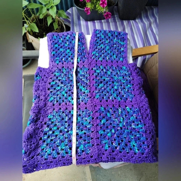 Vintage Handcrafted Handmade Crochet Vest Purple and Turquoise Medium 70s Comfy - Picture 9 of 12
